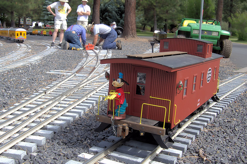 Conductor Goofy watching the gandy dancers | A beautiful NYC… | Flickr
