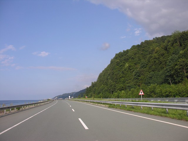Rize road between the sea and the mountains