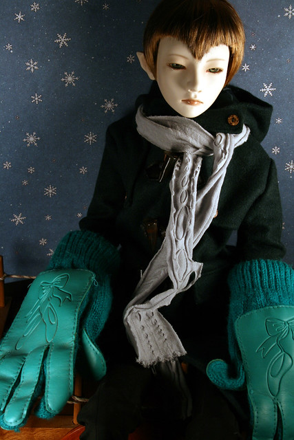 Dairyland's Twelve Days of Christmas - Two Turquoise Gloves