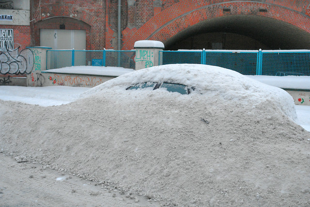 Auto und Schnee