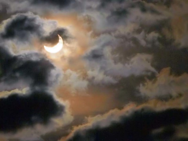 eclissi parziale / partial solar eclipses 2011