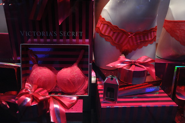 Victoria's Secret, pretty red things, random shopping, University Village, Seattle, Washington, USA