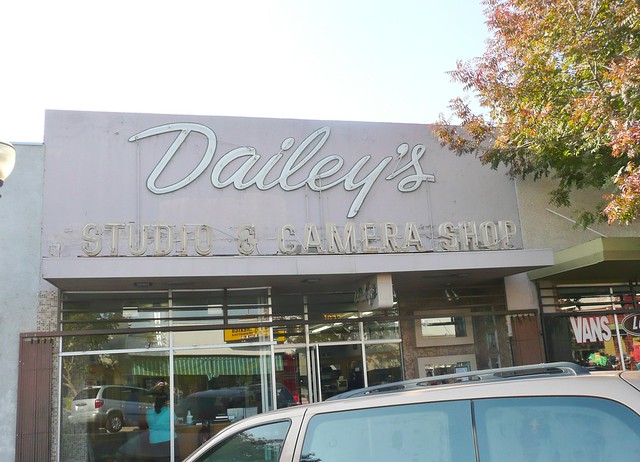DAILEY'S STUDIO & CAMERA SHOP 1025 MAIN ST. DELANO CALIF.