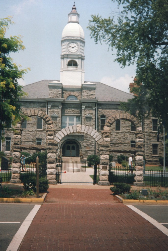 pulaski-virginia-pulaski-county-courthouse-historic-bu-flickr