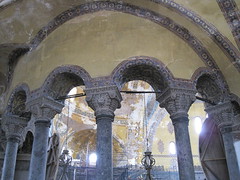 Basilique Sainte-Sophie - Détail arcades et colonnes