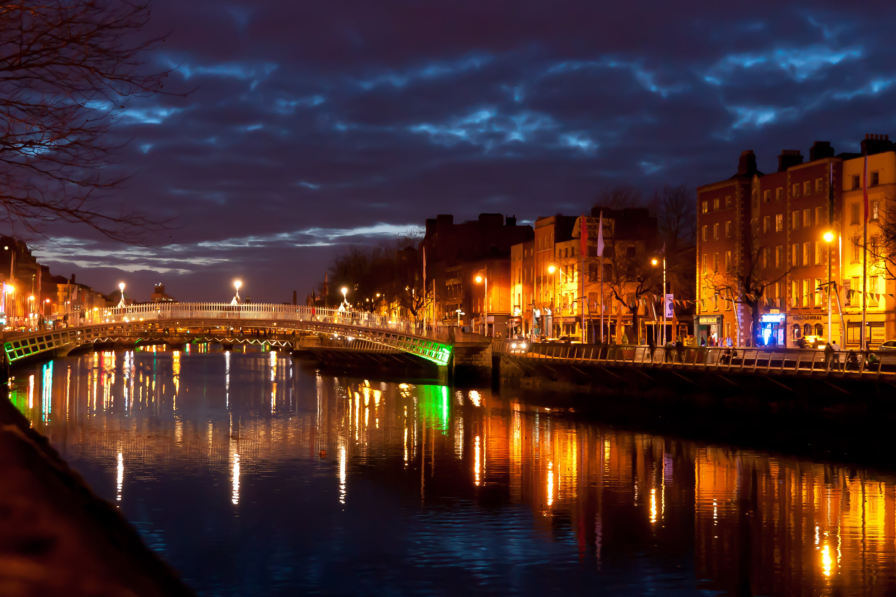 Dublin at Night (Ha'penny Bridge)