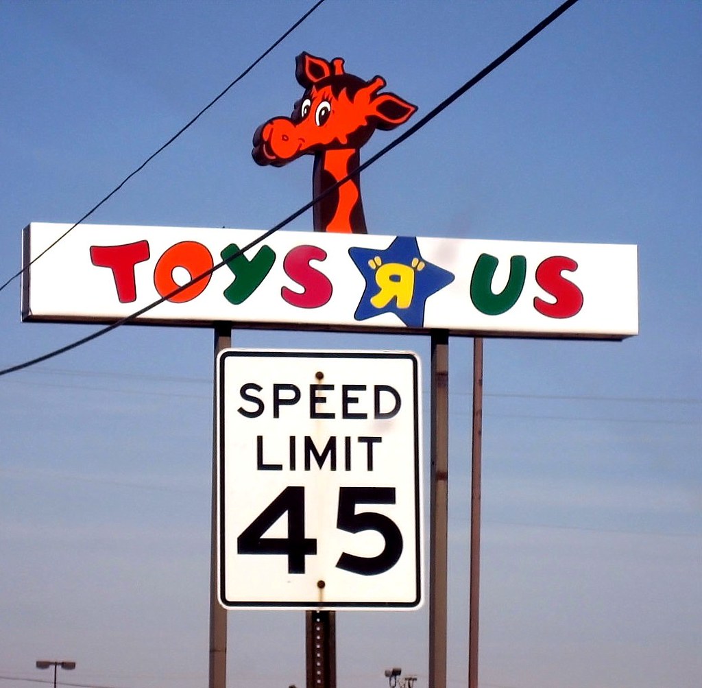 Shoes R Us Sign Toys R US Sign | David Valenzuela | Flickr