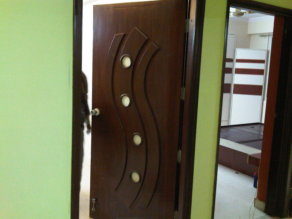 BedRoom Door | Flush Door Design with Veneer & Lacquered Gla ...