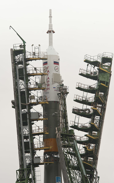 Expedition 27 Soyuz Rollout (201104020016HQ)