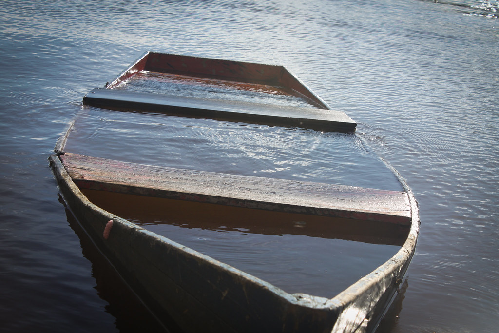 Sinking Boat Rodrigo Amorim Flickr