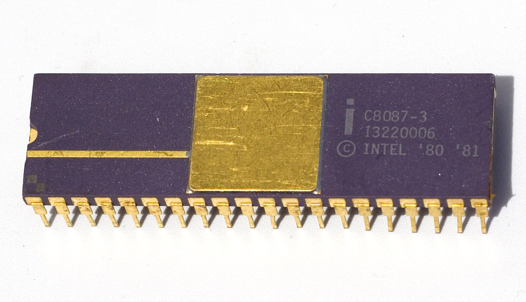 Математический сопроцессор. Процессор Intel 8087. Процессор 8086 8087. I8087 сопроцессор Intel. Intel 8086.
