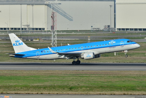 Embraer ERJ-190STD KLM Cityhopper (KLC) PH-EZH - MSN 319 | by Luccio.errera