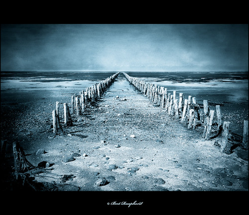 Desolate .. by bert.raaphorst