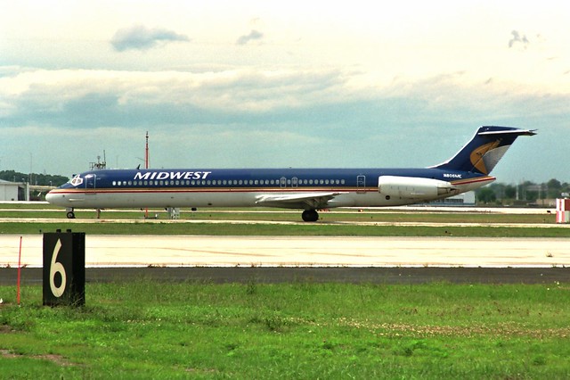 Midwest MD-80, marker 6