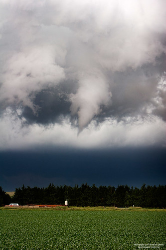 cloud white storm chase getty funnel webres mcginnis