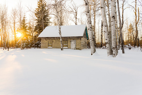 manitoba canada cabin cottage abandoned rural decay old rustic winter snow cold sunset birdshill kudlowich homestead forest