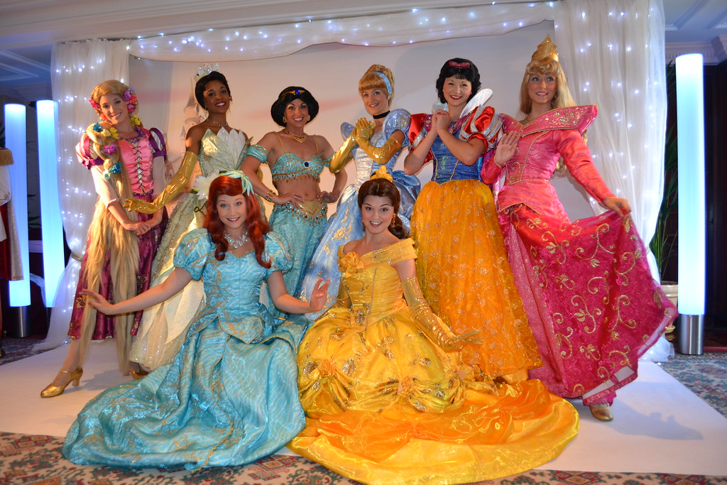 Meeting the Disney Princesses at the Princess and Pirates Breakfast at the Disneyland Hotel's Founder's Club