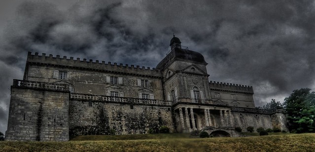 Terrific Chateau de Vayres