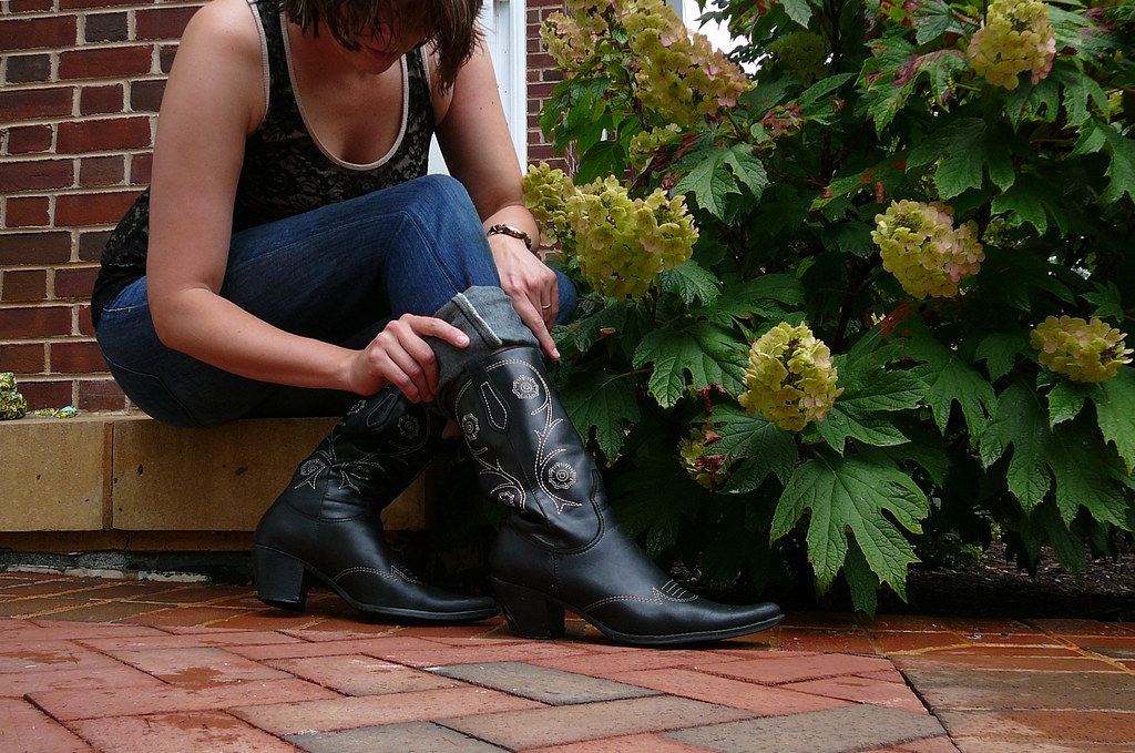 06-28-2011 - Tuesday Lace - Soaking wet boots | gettingused.… | Flickr