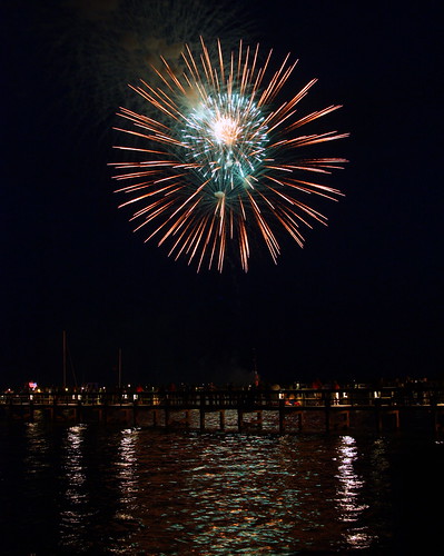 fireworks explore 100views 102 independenceday flickrmostinteresting kmprestonphotography 4thjuly2011 indianriverfireworks