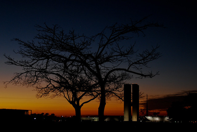 Amanhecer na Esplanada dos Ministérios - Brasília - Brasil