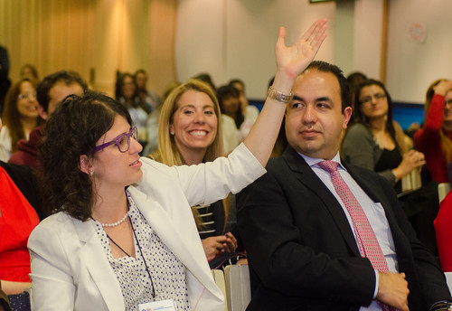 Participando activamente en el taller de gamification. ForoMET | by metcommunity
