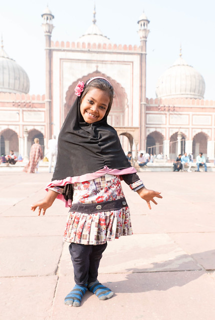 little girl, Mosque of  Jama Masjid , Delhi, India DSC03502