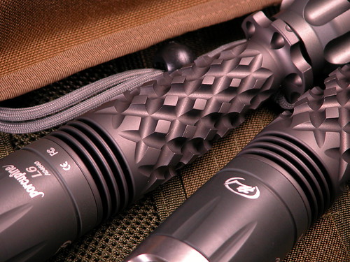 SUREFIRE戰術攻擊手電筒Porcupine系列| Flickr