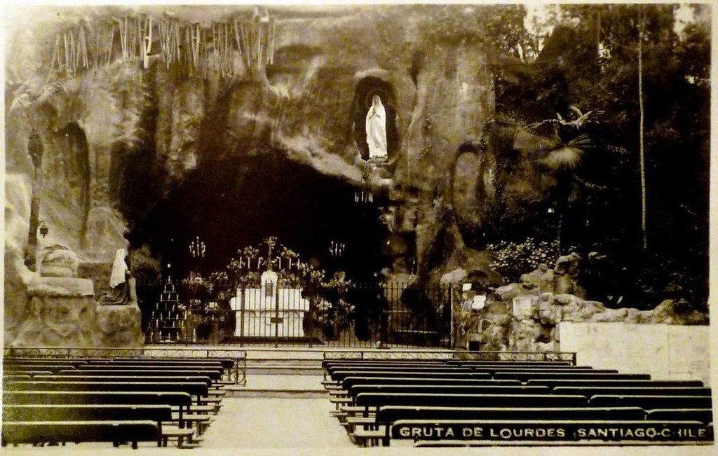 la gruta de Lourdes en Santiago ha sido atacada | Consternac… | Flickr