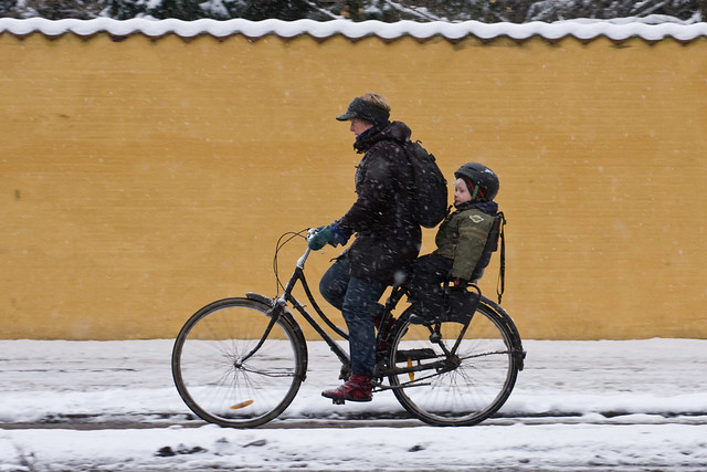 Yellow Wall Winter 003 - Cycling in Winter in Copenhagen