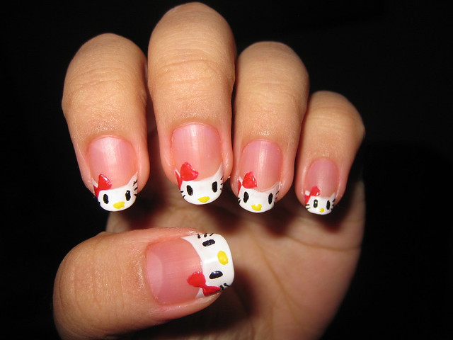 Hello Kitty nail art