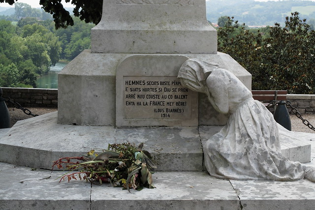 War Memorial, Sauveterre de Béarn