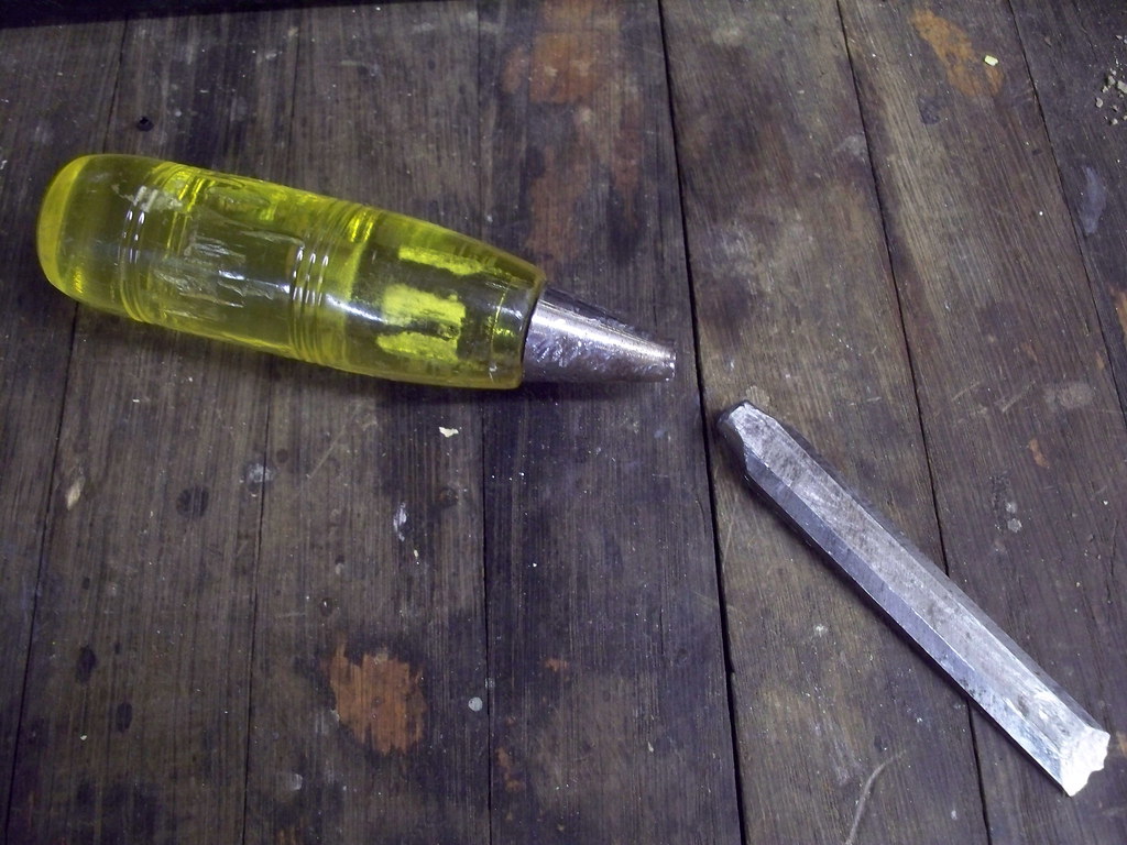 Chisel Falling Broken chisel | I actually snapped this off while the chisel… | Flickr