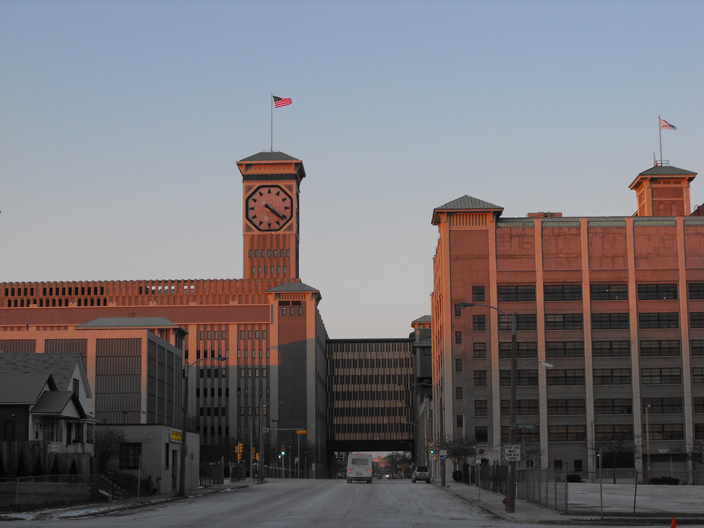Allen-Bradley Building | Worlds largest 4 faced clock. Each … | Flickr
