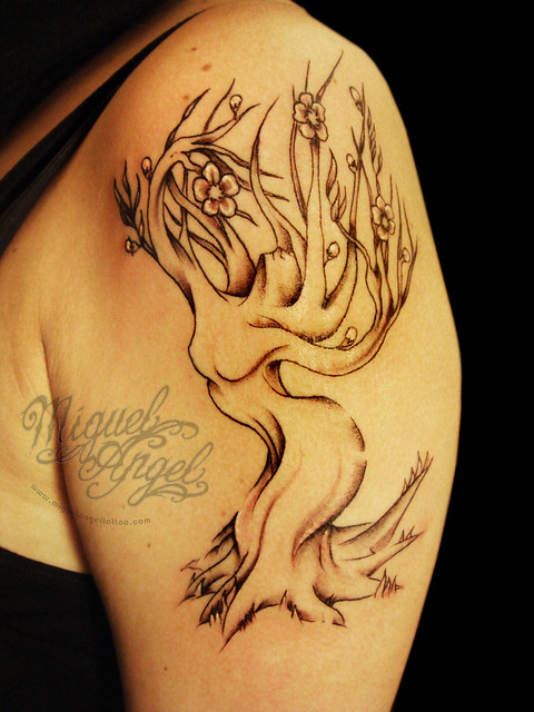 Pin by Miki Tattoo And Art on angel | Angel sculpture, Statue tattoo, Angel  tattoo designs
