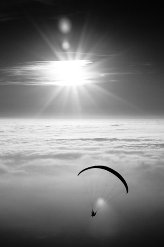 blackandwhite bw sun fog clouds nuvole pentax paragliding sole nebbia biancoenero parapendio trnovo pentaxk20d pentaxk20 dwcfffog