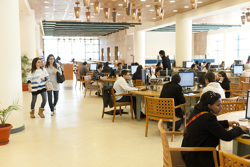 Students in the AUC Library during the first week back to campus