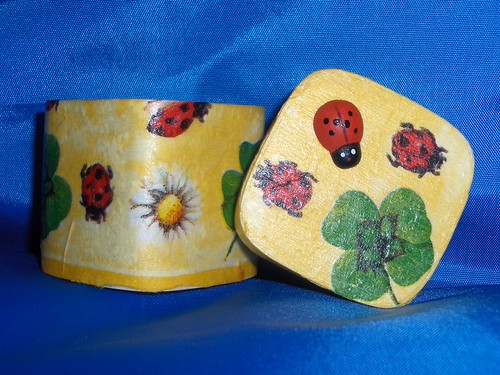 Caixinha decoupage joaninhas - tampa | by coisas_da_ana