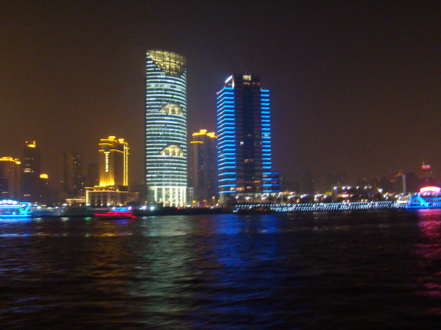 vista de edificios rascacielos Crucero Río Huangpu Shanghái China 01