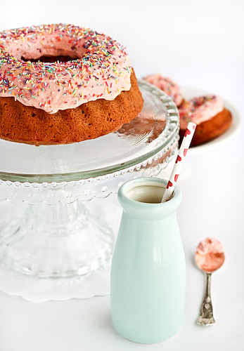 Strawberry 'Doughnut' Cake | Strawberry 'Doughnut' Cake www.… | Flickr Doughnut Cake