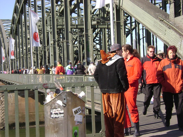 Carnaval & Puente Hohenzollern, Colonia, Alemania/Karneval & Hohenzollernbrücke, Cologne, Germany’ 11 - www.meEncantaViajar.com