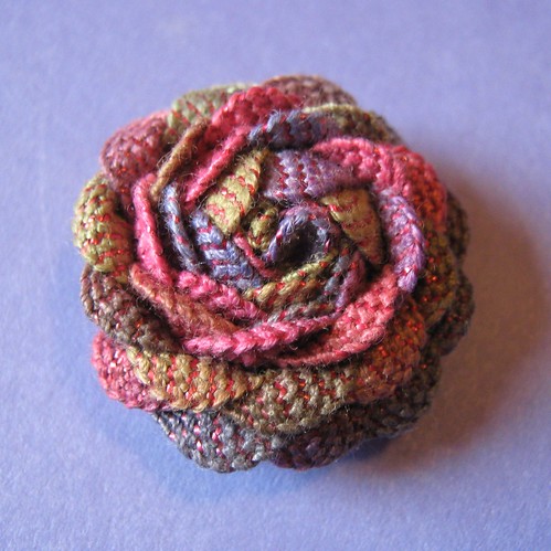 ric rac flower 2 | I made this using a wonderful tutorial he… | Flickr