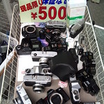 そういえば昨日アーケードを歩いてたら中古カメラ屋さん発見。え…500円とかなんですか？！ #sendai
