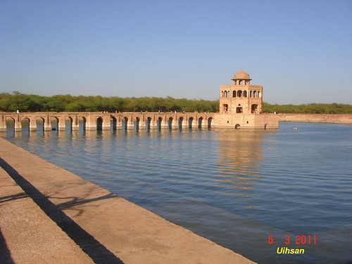 old pakistan water mugal hiranminar
