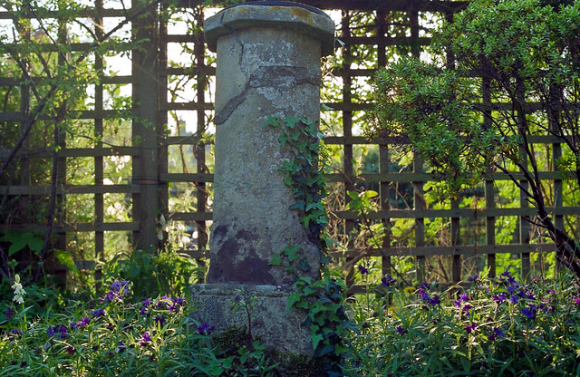 Sundial column