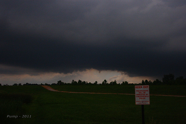Weakly Rotating Wall Cloud at Chesterfield, MO