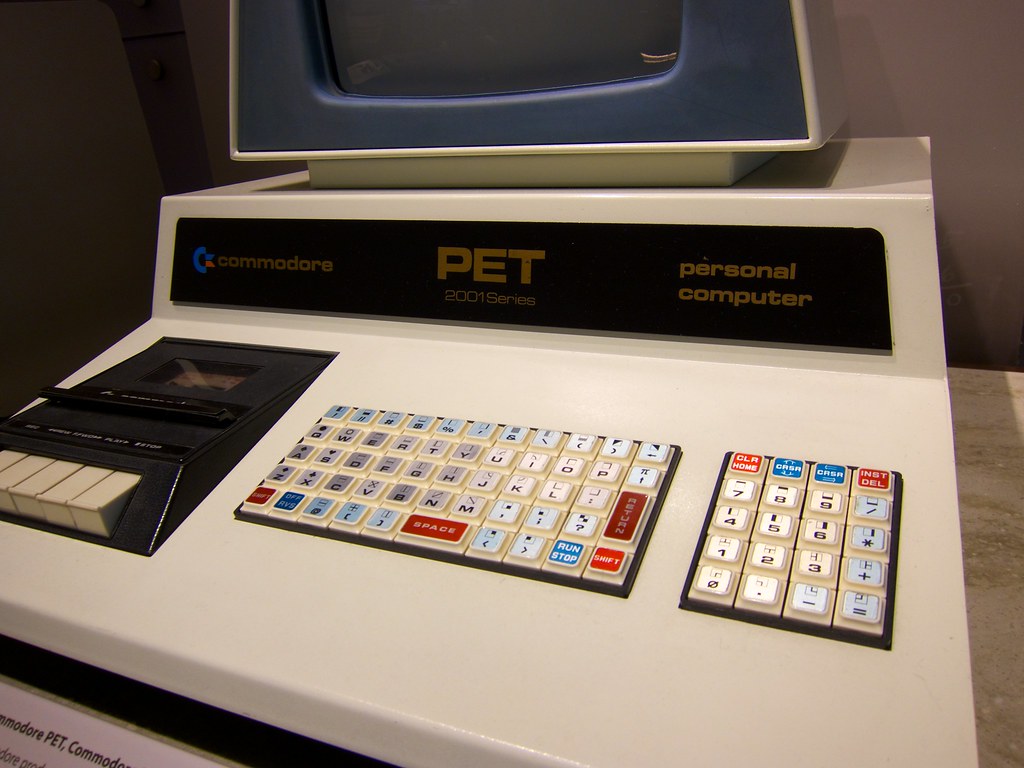 Компьютер Commodore Pet. Commodore Pet 700. Commodore Pet 1977. Commodore Pet 600.