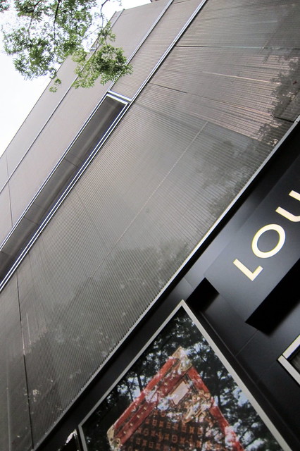 Tokyo - Harajuku: Omotesando- Louis Vuitton, Louis Vuitton …