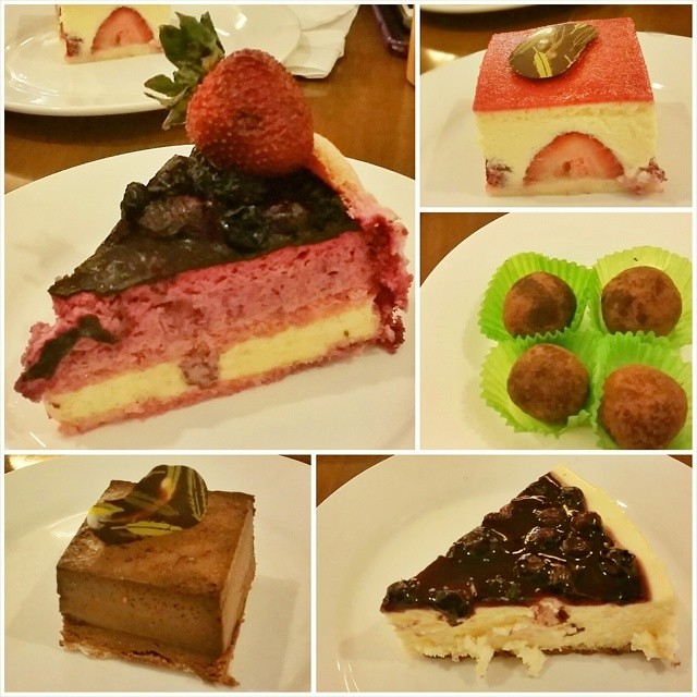 sweets overload!  #cakesandpastries #tymad #ratedPG #pataygutom #happytummy #fuddeenixavee #happiness #Cebu
