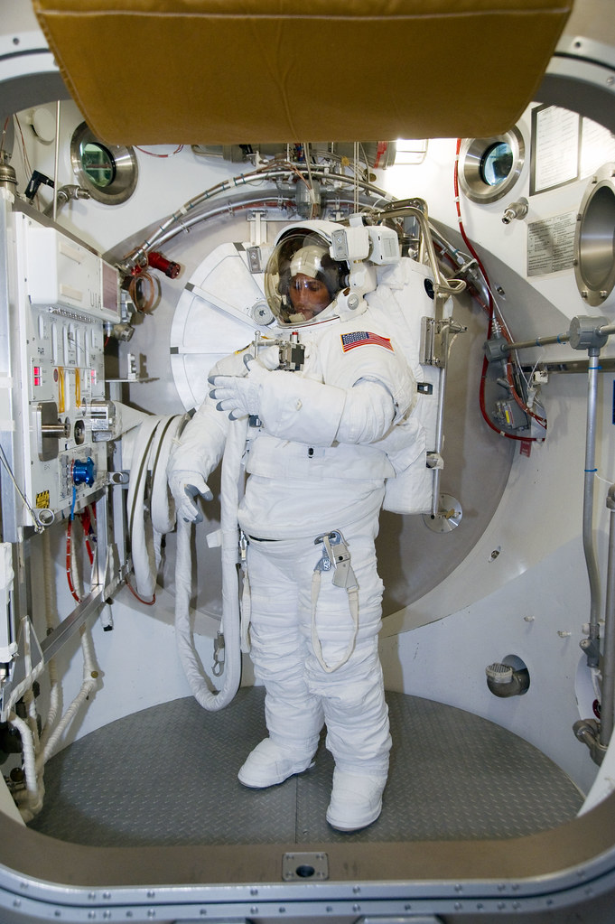 jsc2011e086115 | JSC2011-E-086115 (8 Sept. 2011) --- NASA as… | Flickr